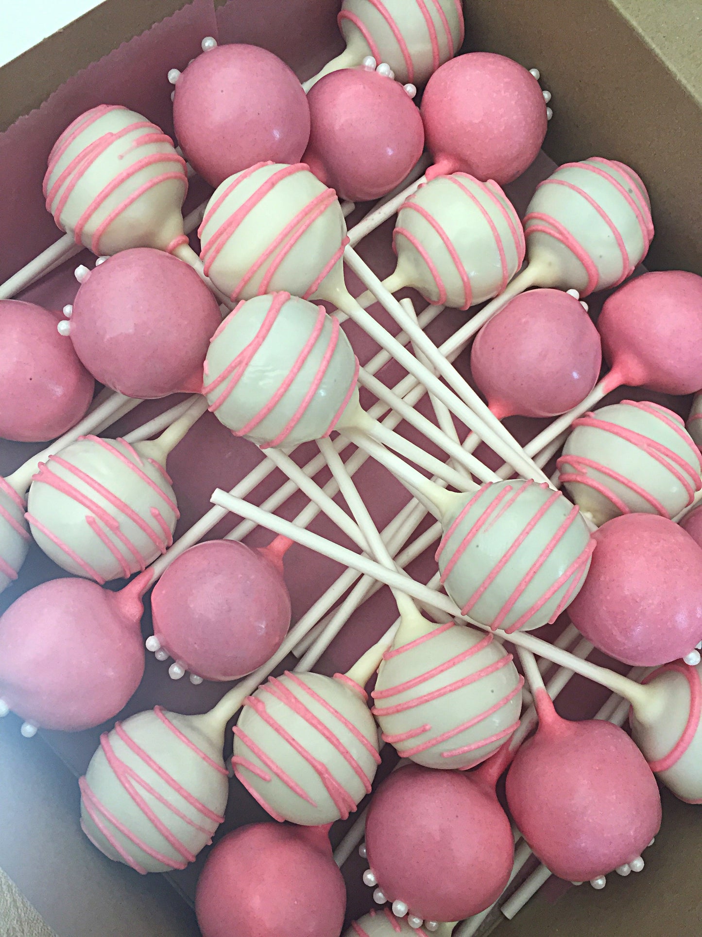 cake pops: vanilla sprinkle (2-pack)